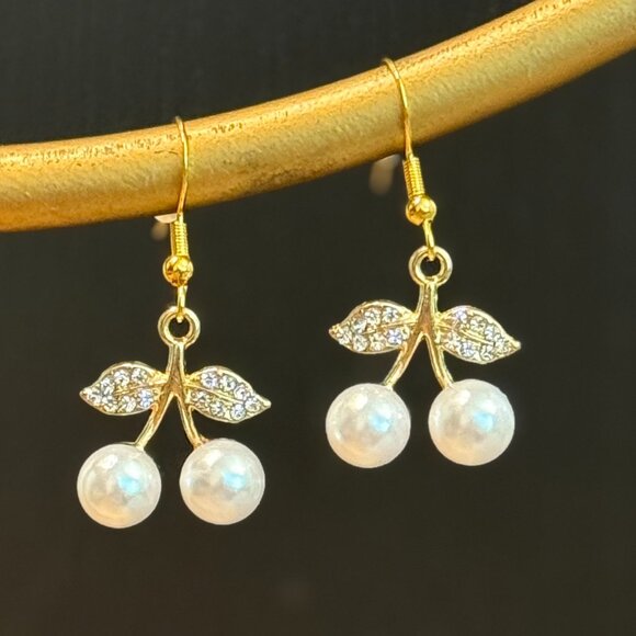 Jewelry - Petite Pearl Cherries Pierced Earrings